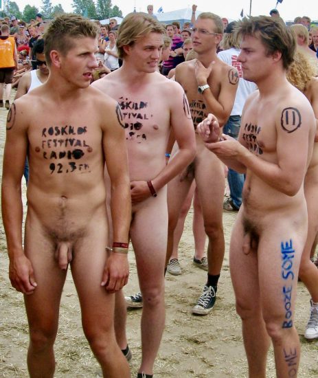 Nude guys at Roskilde