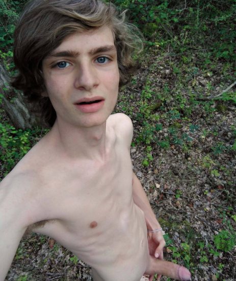 Nude selfie in the woods