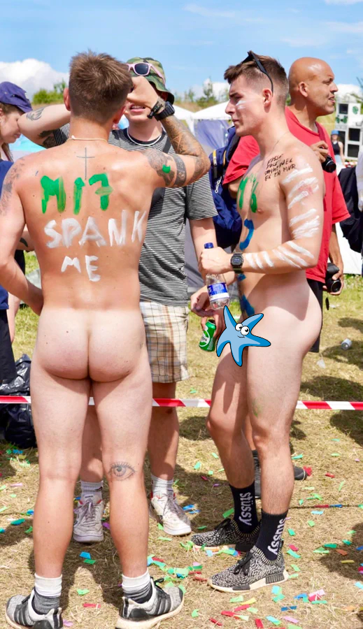 Sexy nude guy at Roskilde