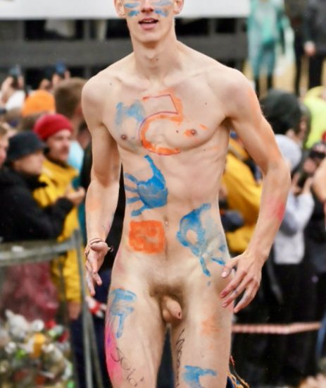 Sexy Roskilde nude run guy