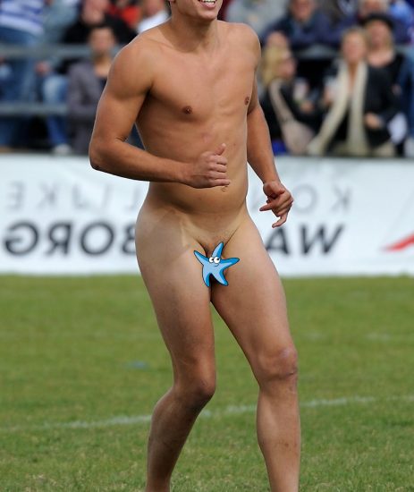 Streaker with a hot body