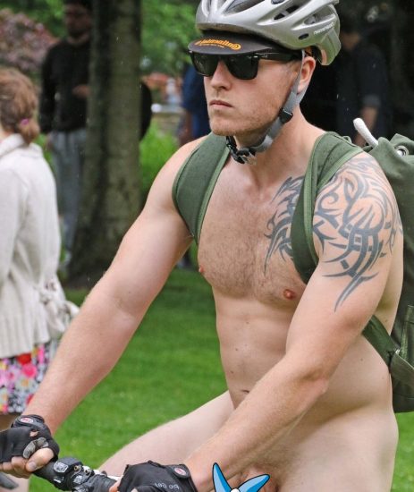 Very sexy nude bike guy